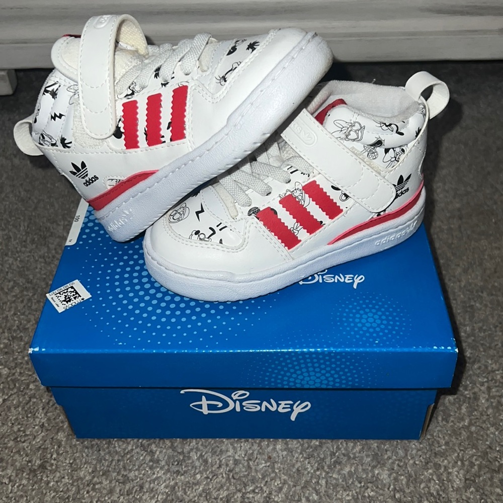 Toddler Adidas Disney high top like new!
